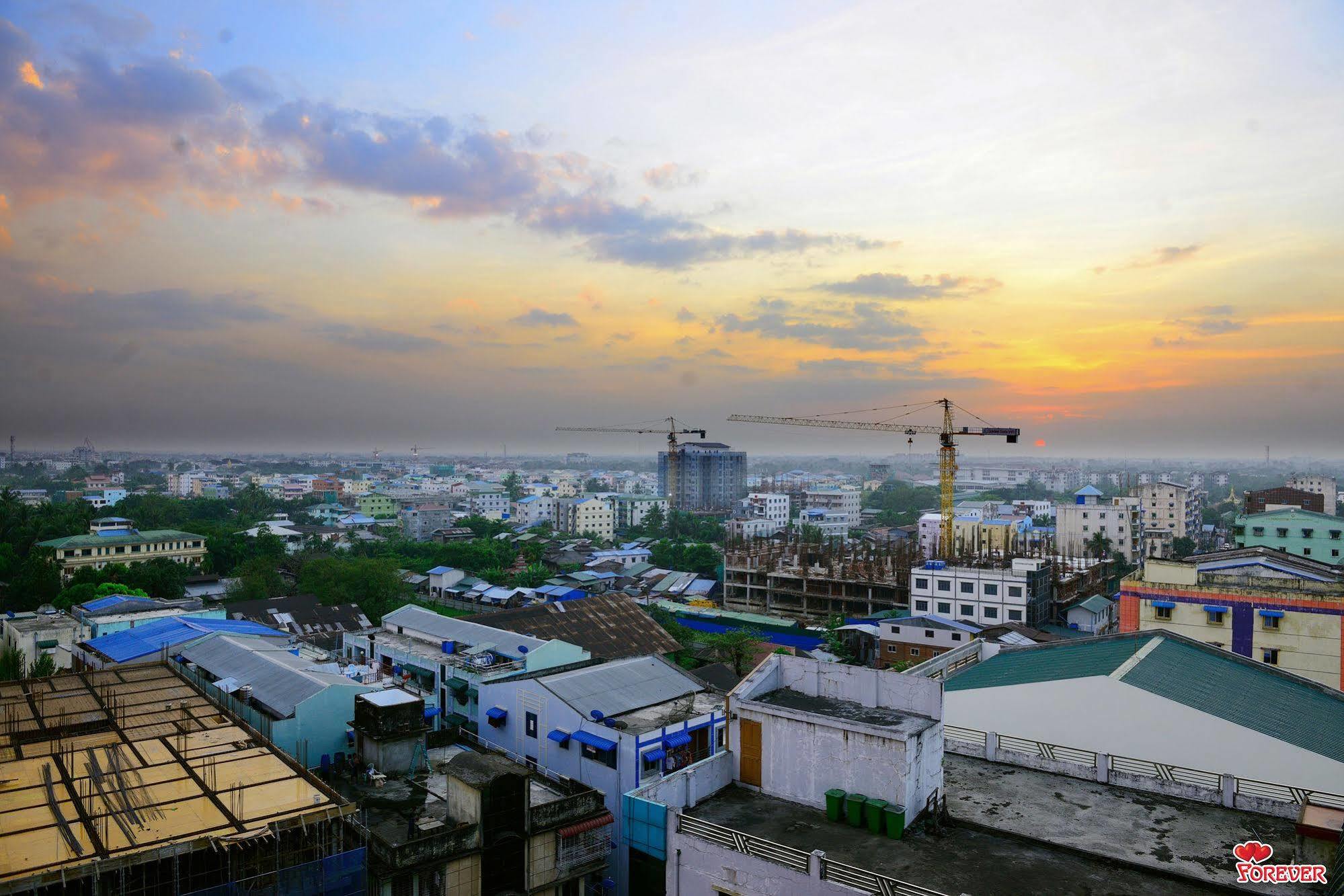 Vega Star Hotel * Yangon